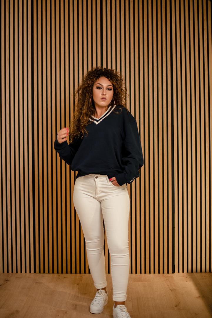 V-Neck Sweatshirt - „Adina“