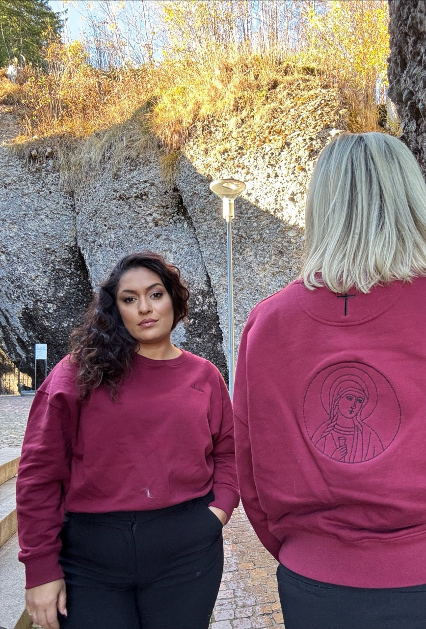ICON Cropped Sweatshirt Magdalena Detailansicht - Handbestickte Ikone der Heiligen Ma-ria Magdalena